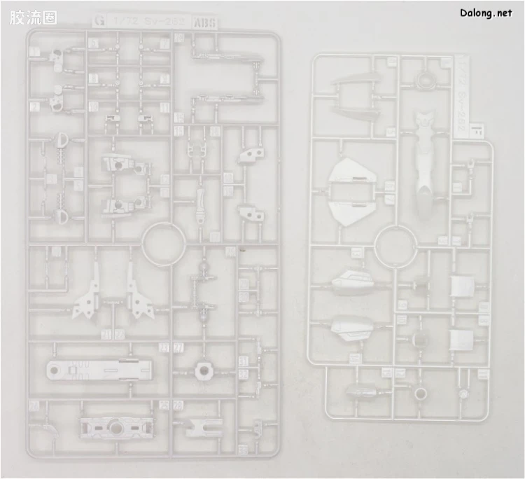 万代超时空要塞系列拼装模型 1比72 Sv-262Hs龙III (罗伊德机) デカルチャーVer. - 图片